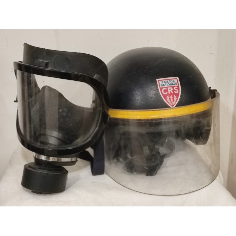 casque de CRS + masque à gaz