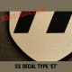 insigne SS 2ème modèle (fond très métallique) 'NS, SE'